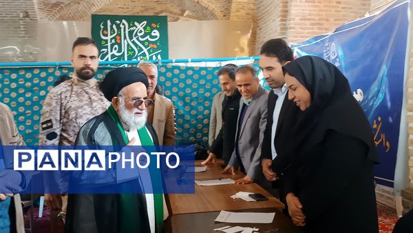 میز خدمت اداره‌های نیشابور در نماز جمعه