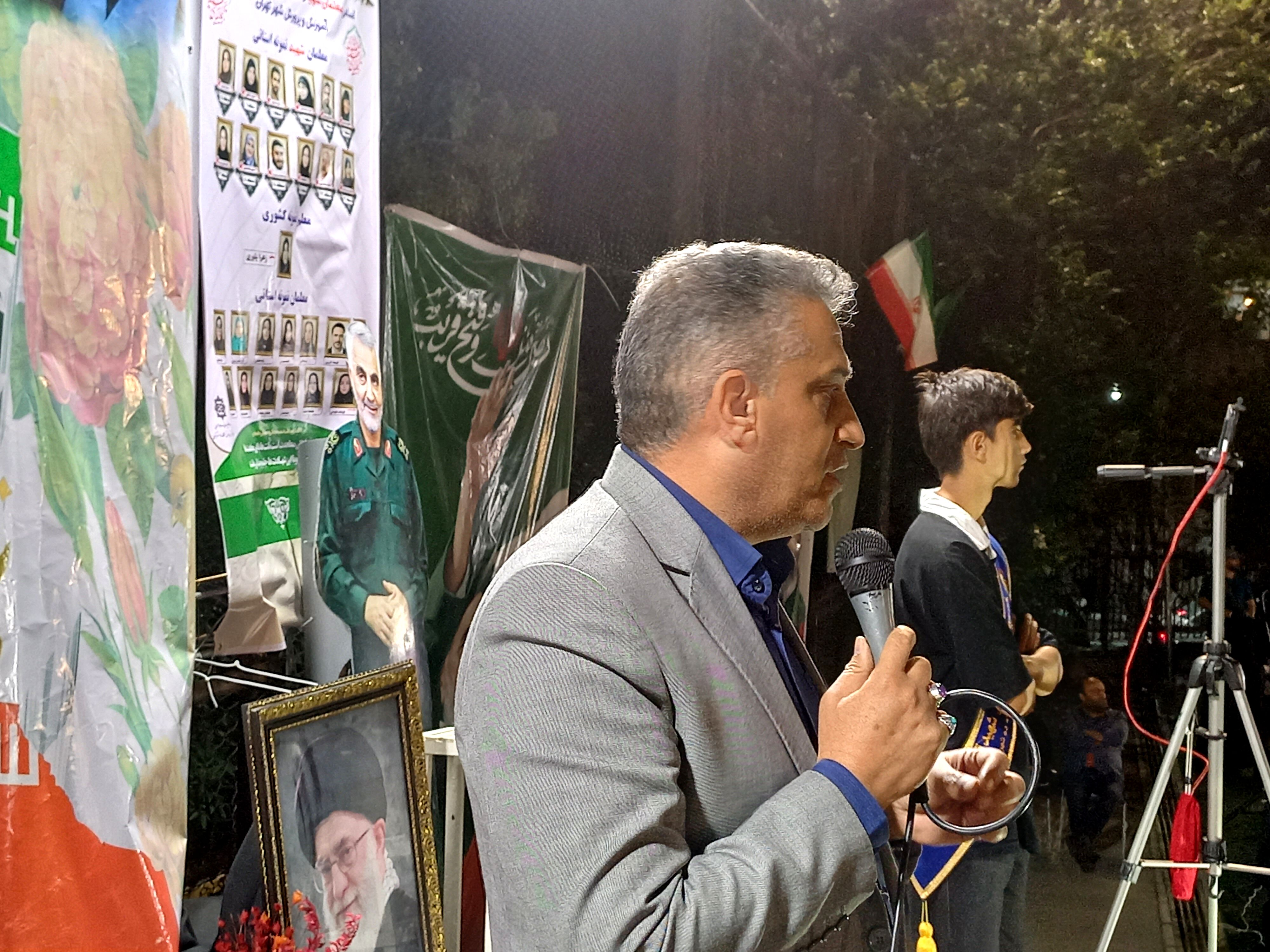 معلمان در میادین جهادی و آموزشی پای کارند؛ هیچ خانه‌ای از آموزش خالی نمانده است