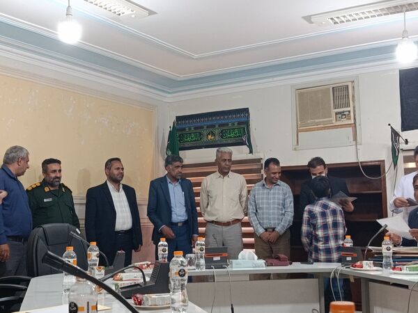 فرمانداری حاجی‌آباد و قلم‌های امید نگاهی به آینده رسانه و توسعه در سایه روز خبرنگار