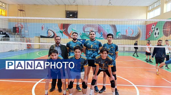 افتتاحیه مسابقات والیبال به‌مناسبت دهه مبارک فجر در نیشابور