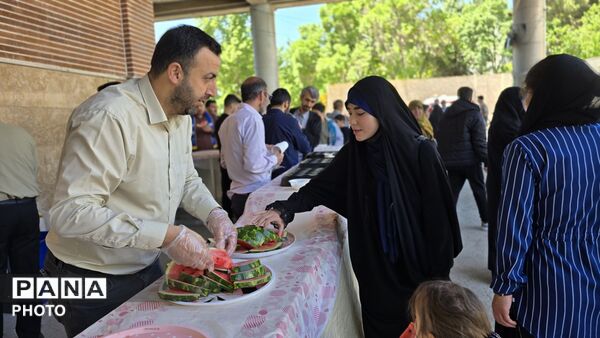 شکوه پاسداشت مقام معلم با حضور دانش‌آموزان و مسئولان آموزش و پرورش شهرستان نظرآباد