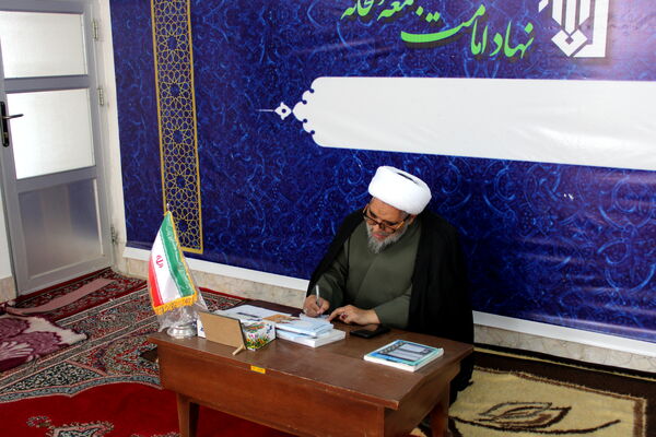 دیدار جمعی از دانش آموزان دبیرستان فاطمه الزهرا (س) با امام جمعه سملقان