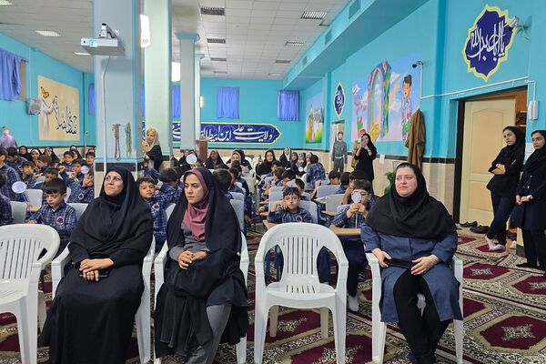 لبخندهای سالم در جشن دندان شماره شش مدرسه پسرانه شاهد شهید جنیدی