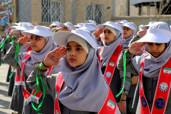 برنامه نمادین استانی و مانور تشکیلاتی یاوران انقلاب در خراسان رضوی