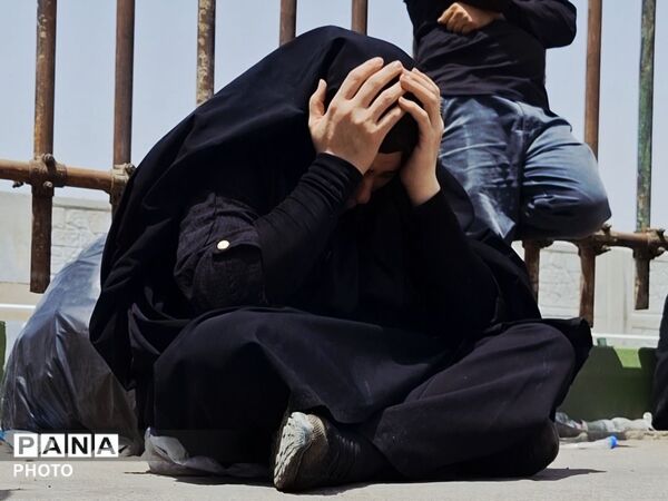وداع پرشور نوجوانان با آقای شهید ایران 