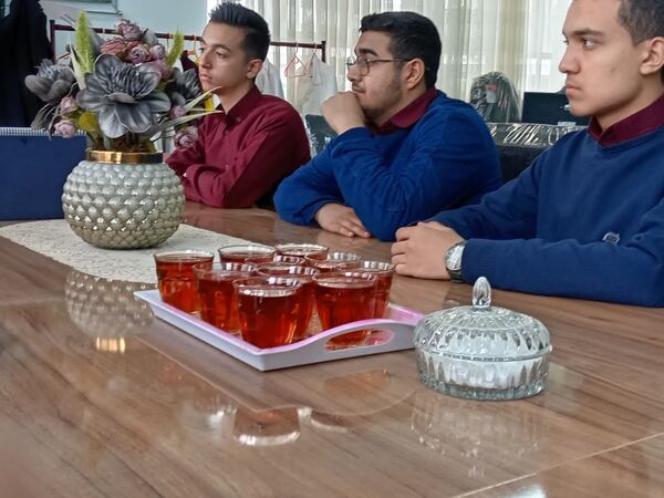 جلسه هم‌اندیشی اعضای شورای دانش‌آموزی دبیرستان نمونه آیت‌الله خامنه‌ای 