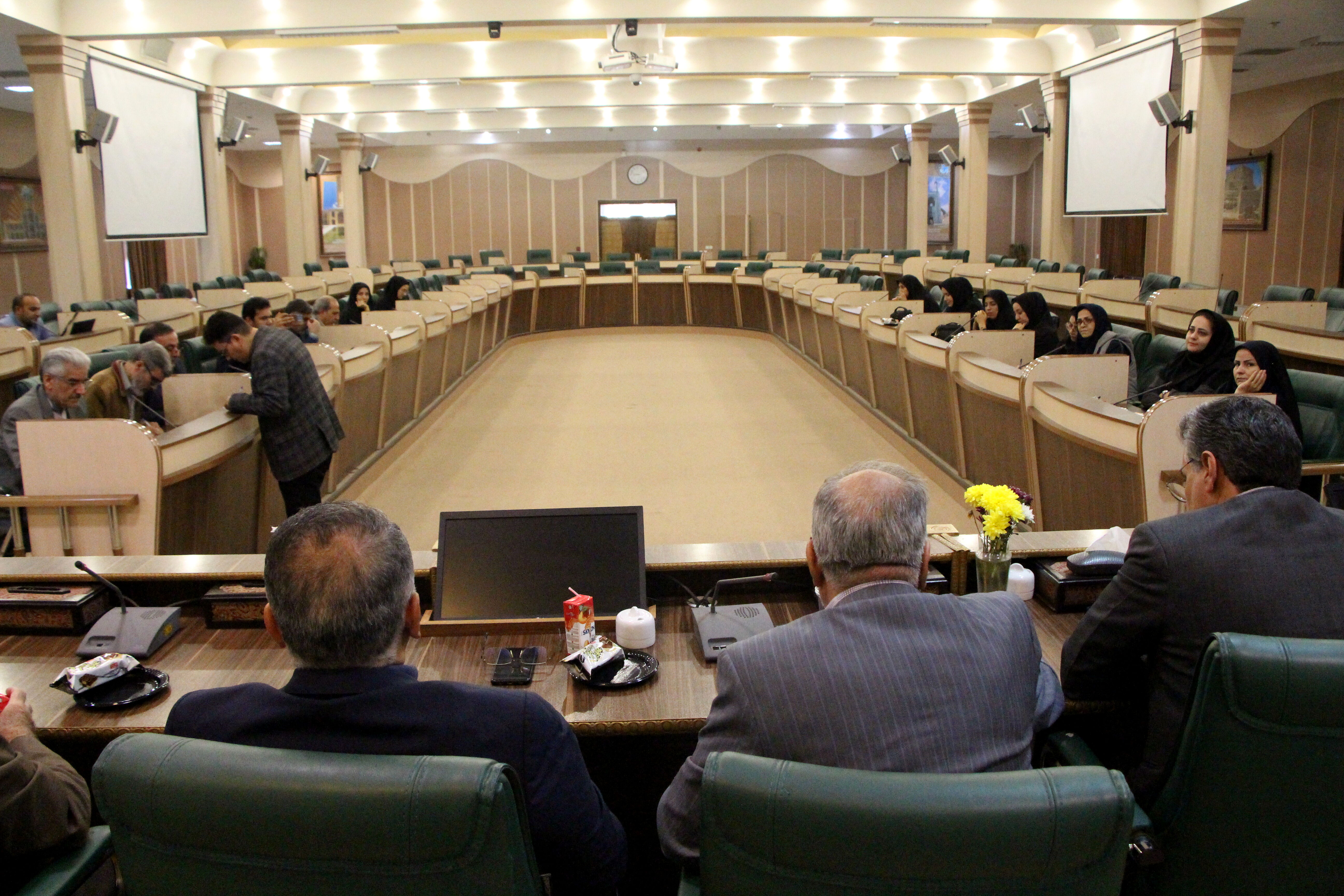 نشست خبری انجمن داروسازان یزد