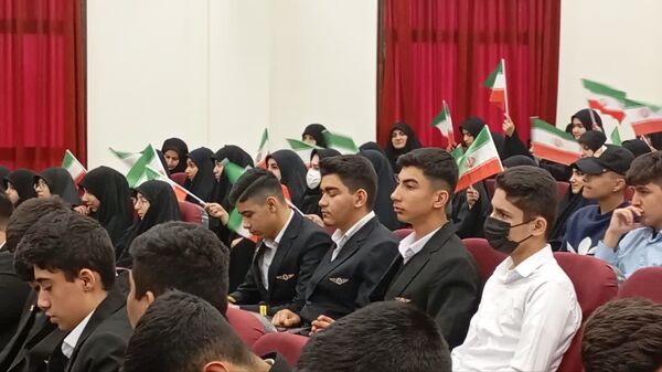 نشست صمیمی جوانان با حضرت آیت الله نورمفیدی