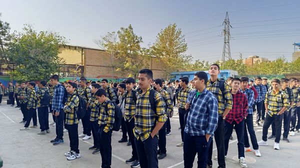 شروع سال تحصیلی در دبیرستان متوسطه اول عبدالحسین قفلی