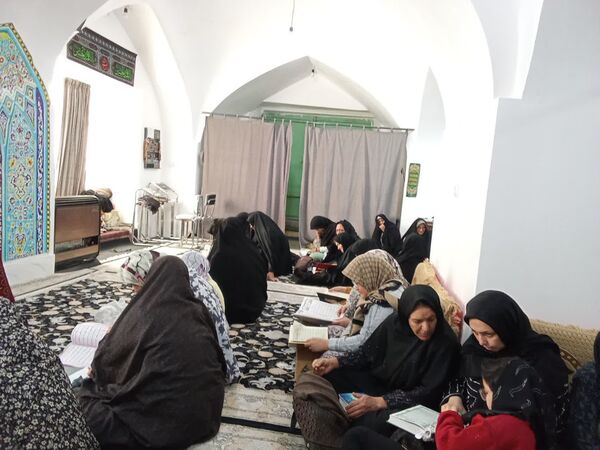 زمزمه‌های دعای ام داوود در پایان اعتکاف مسجد جامع فدافن