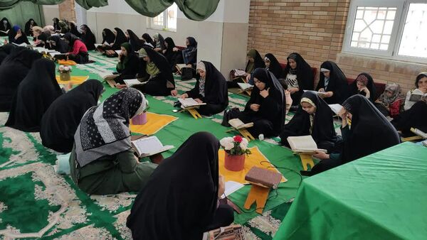 جز خوانی قرآن به همراه افطاری در مسجد خاتم النبیین بیرجند