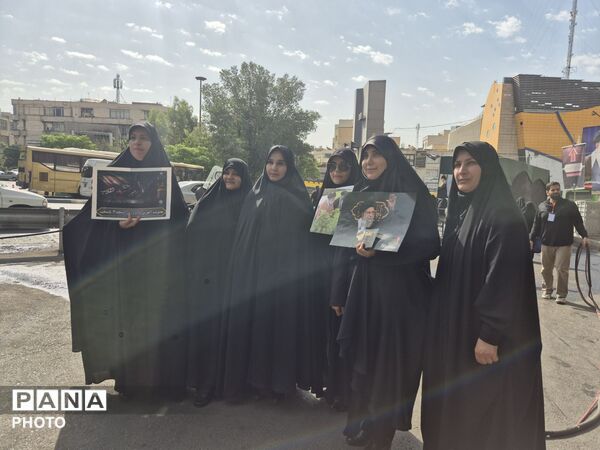 آخرین بدرقه؛فرهنگیان و دانش‌آموزان در سوگ رهبر شهیدشان