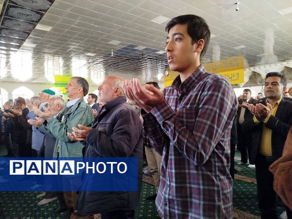 نماز جمعه در کاشمر 