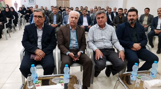 گردهمایی فرهنگیان اصفهانی به یاد پدر رئیس جامعه خیرین مدرسه‌ساز کشور
