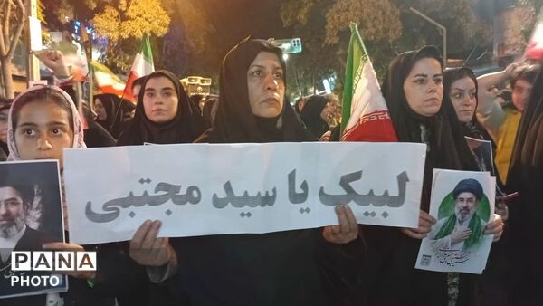هم‌نوایی فرهنگیان و دانش‌آموزان اهر در سوگواره شبانه رهبر شهید
