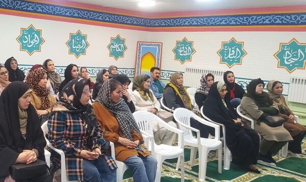 جلسه آموزش خانواده با موضوع فضای مجازی در دبستان پنجم مهر
