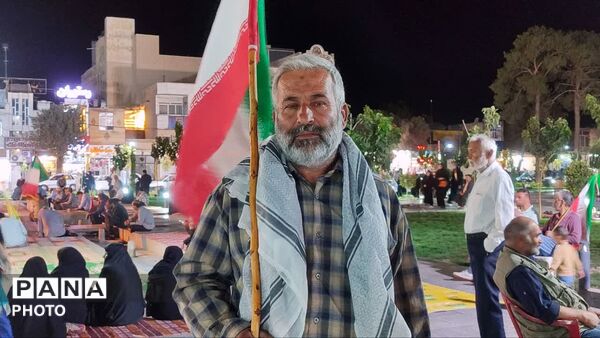 سالمندان در تجمعات حماسی نجف‌آباد؛ روایتگر تجربه‌های زندگی