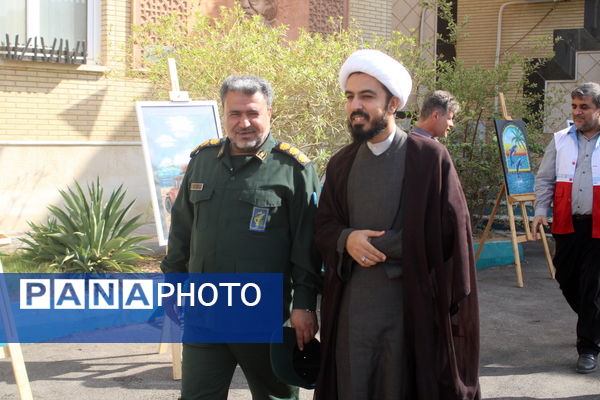 نواختن زنگ آغاز سال تحصیلی ۱۴۰۴-۱۴۰۵ در بوشهر