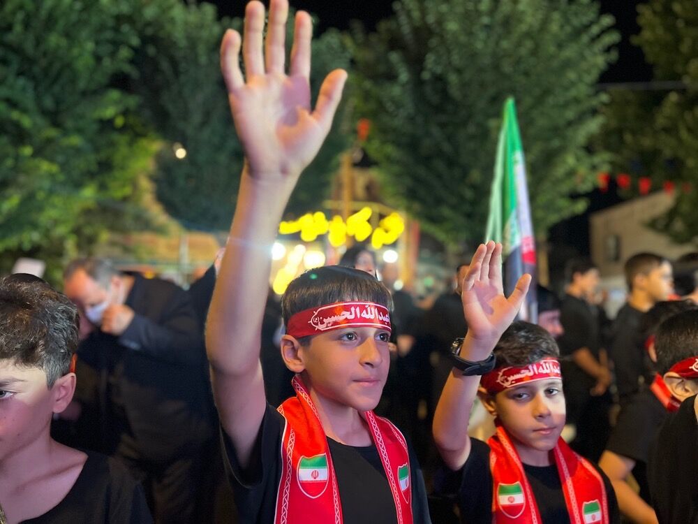 حضور باشکوه دانش اموزان و فرهنگیان در برنامه احلی من العسل