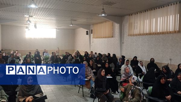 هم‌دلی خانه و مدرسه در نخستین جلسه اولیا و مربیان در مدرسه شاهد شهید کلانتری