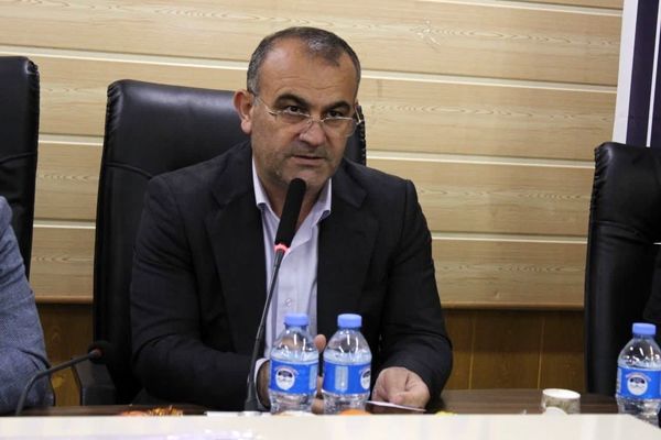 معلم زیربنای توسعه جامعه است