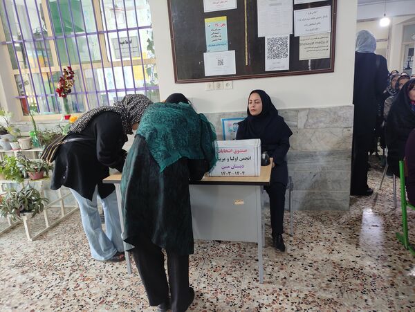 برگزاری جلسه انجمن اولیا و مربیان در دبستان هیات امنایی قرآنی مبین شیروان