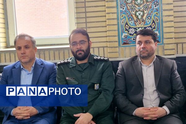 آغاز فصل بندگی دانش‌آموزان قرچک در جشن تکلیف