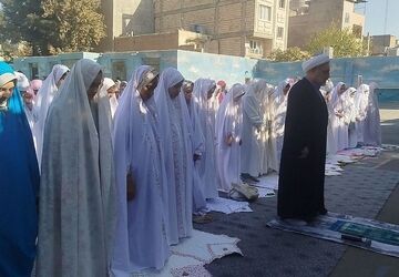 نماز باران در مدرسه پروین اعتصامی طنین‌انداز شد