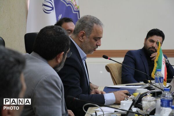 نشست ستاد پروژه مهر آموزش و پرورش همدان با هدف پایش فرآیند بازگشایی مدارس