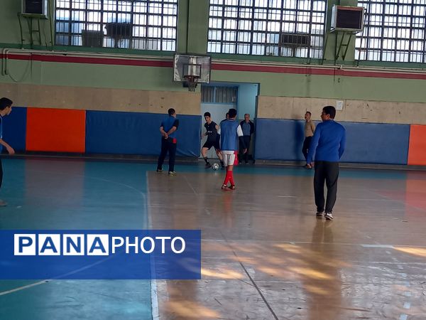 برگزاری مسابقه‌ فوتسال دانش‌آموزی توسط دبیرستان شاهد مهدیون