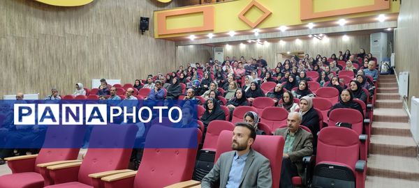 برگزاری جلسه انجمن اولیاء و مربیان دبیرستان نمونه دولتی فرزانگان شیروان