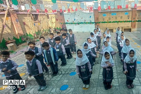 بازدید مدیر اداره تعلیم و تربیت شهرستانهای استان تهران از کودکستان فدک ناحیه دو شهرری 