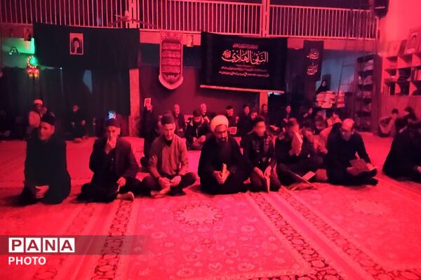 سیدان شهر بار قرآن ها را به سر گرفتند