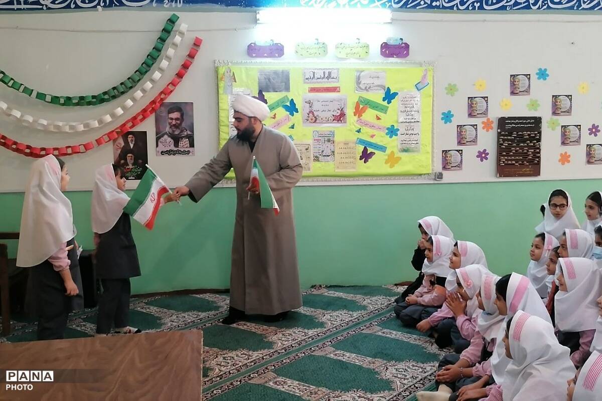 حضور مبلغان دینی در مدارس شهرستان فیروزکوه