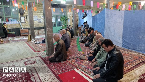 برپایی سفره‌های افطار ساده در شهر سفیددشت 