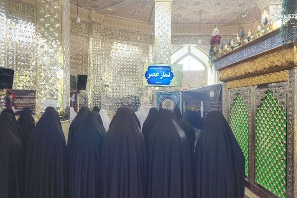 زیارت گلزار شهدا و اقامه نماز جماعت دانش‌آموزان فرزانگان در امامزاده ابراهیم ملارد