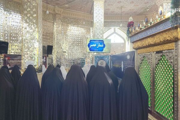 زیارت گلزار شهدا و اقامه نماز جماعت دانش‌آموزان فرزانگان در امامزاده ابراهیم ملارد