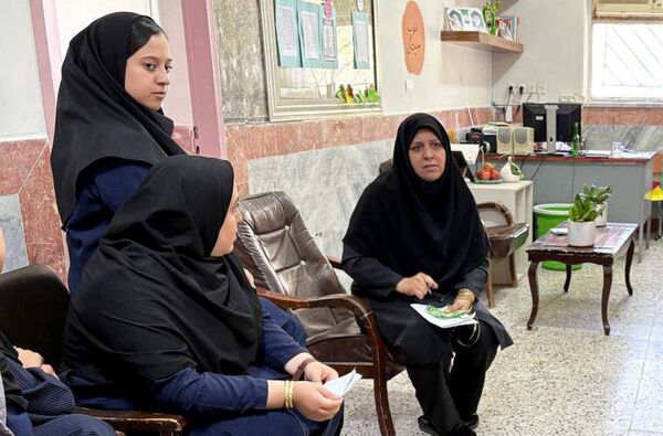 جلسه توجیهی ویژه دانش‌آموزان خبرنگار پانا در هنرستان تلاش