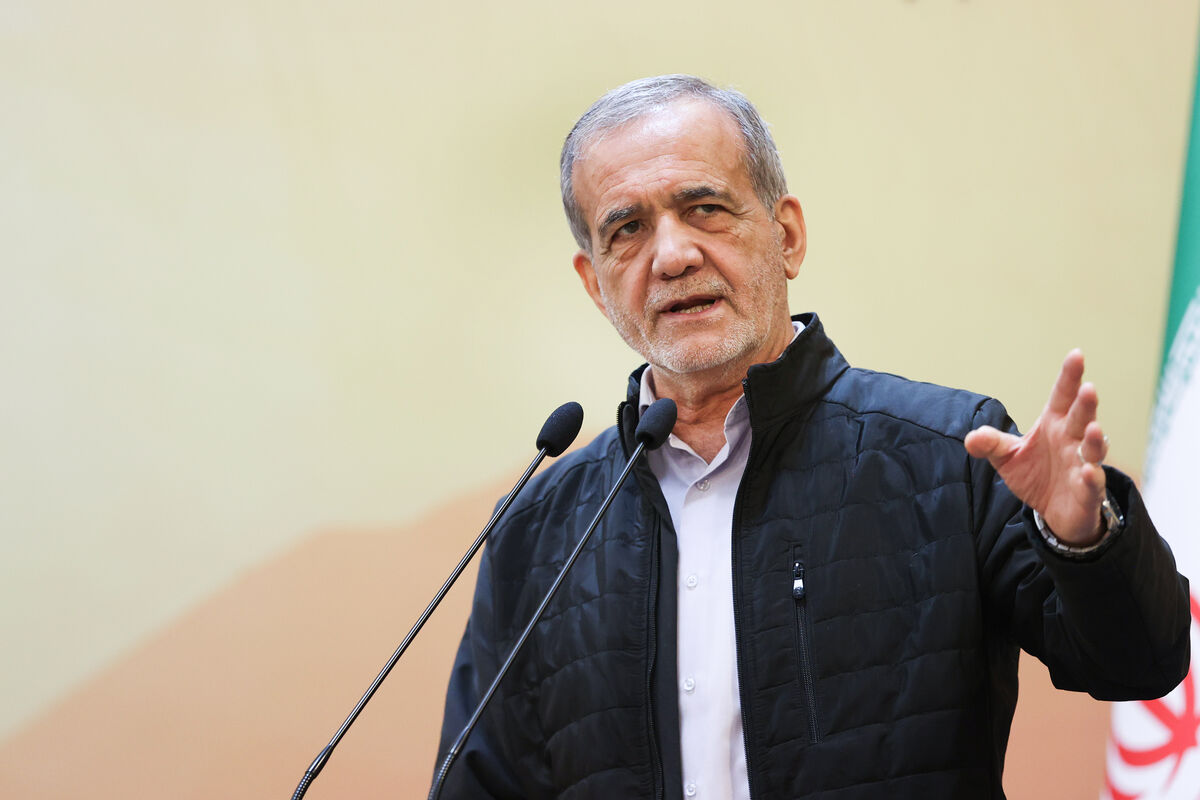 پزشکیان: به جای تغییر افراد باید راه حل مشکلات را پیدا کنیم