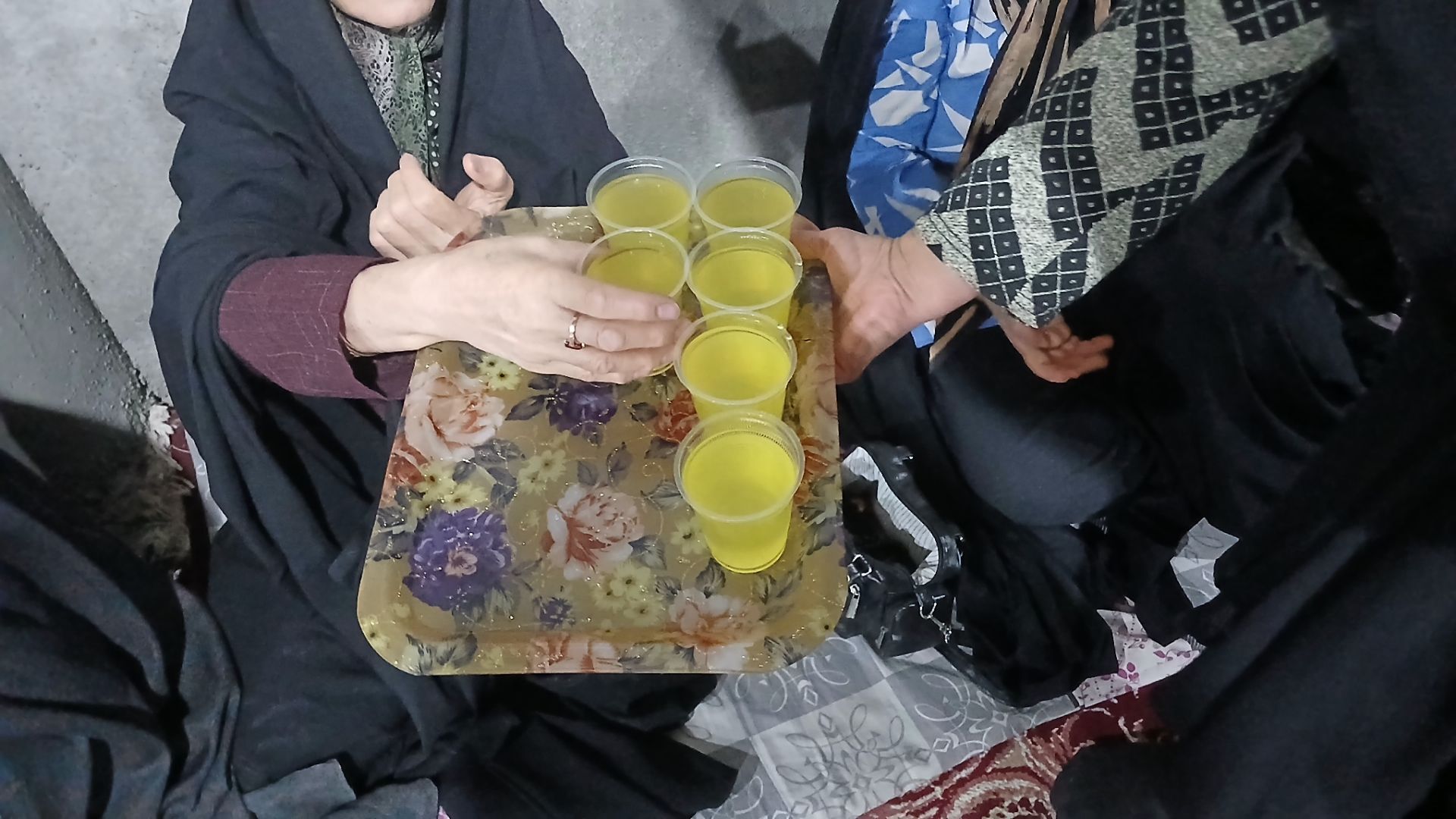 اجتماع زنان روستای مارکده برای نماز استغاثه حضرت زهرا(س)