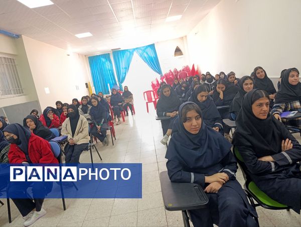 بیست و هشتمین گردهمایی کتاب گچ پژ در نیشابور 