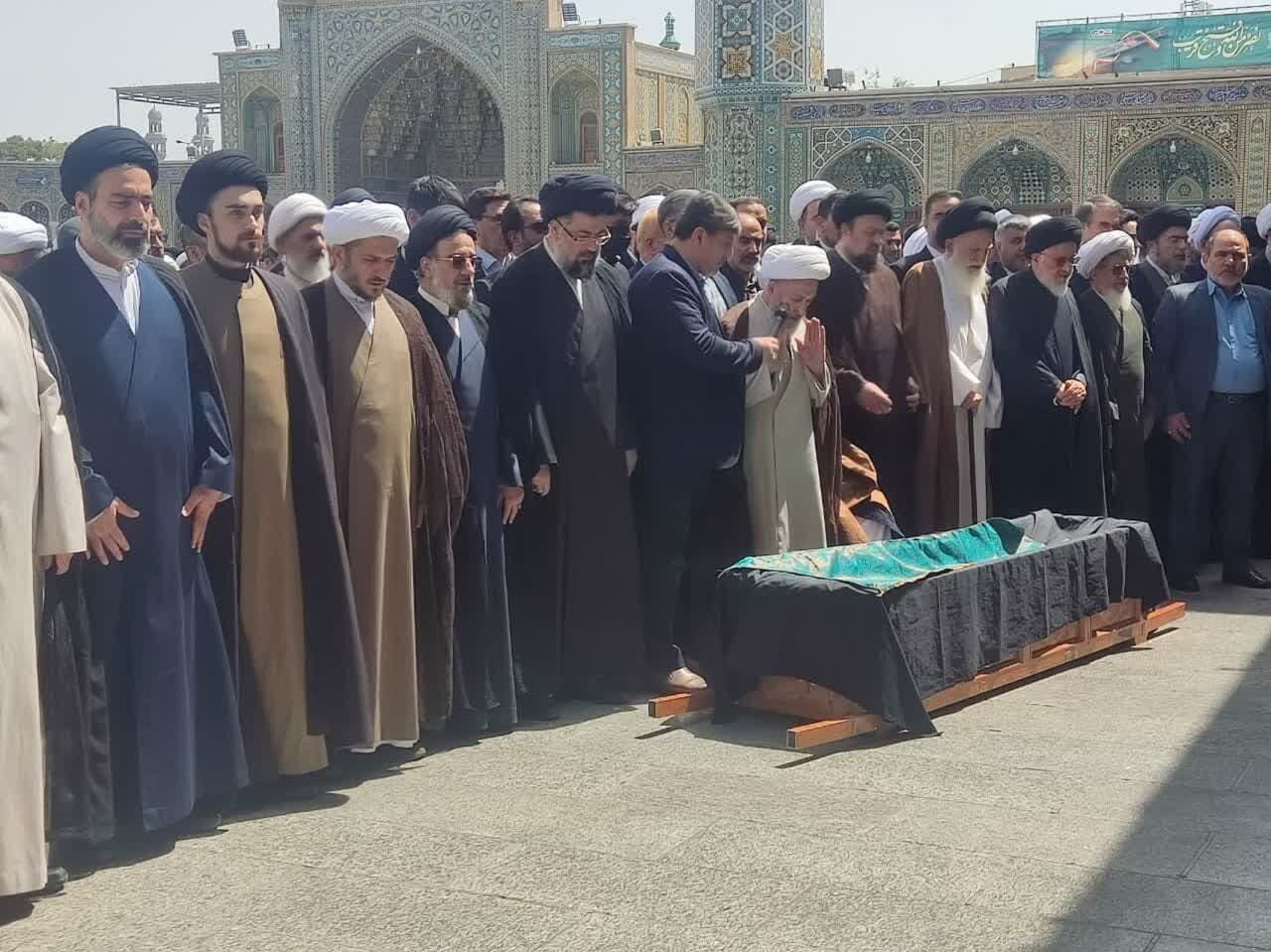 خاکسپاری پیکر عروس امام خمینی(ره) در حرم حضرت معصومه(س)
