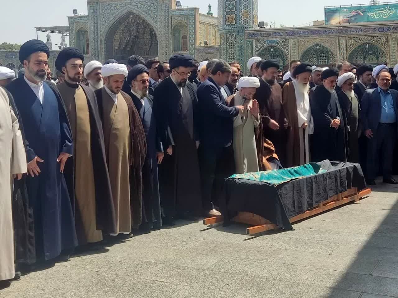 خاکسپاری پیکر عروس امام خمینی(ره) در حرم حضرت معصومه(س)