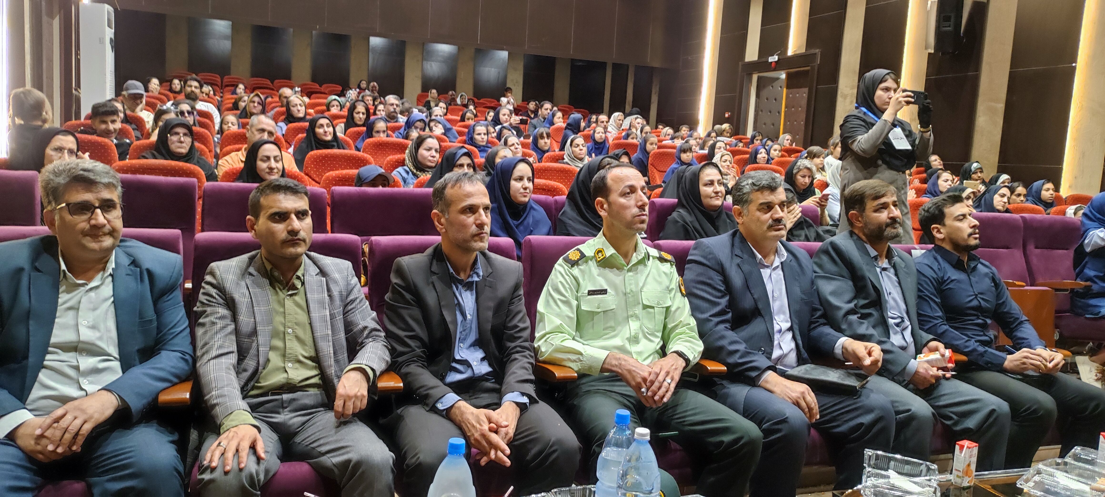 اختتامیه مسابقات ورزشی آموزشگاه هیhت امنایی ضحی ۲ در سالن غدیر شیروان