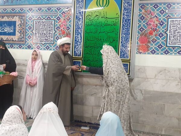 تمرین بندگی دانش آموزان مدرسه هدی یک برای ماه مبارک رمضان