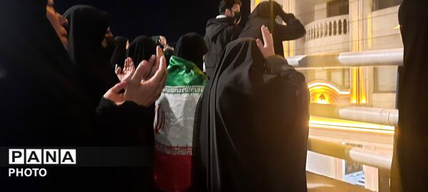 اجتماع پرشور در همبستگی با رهبری