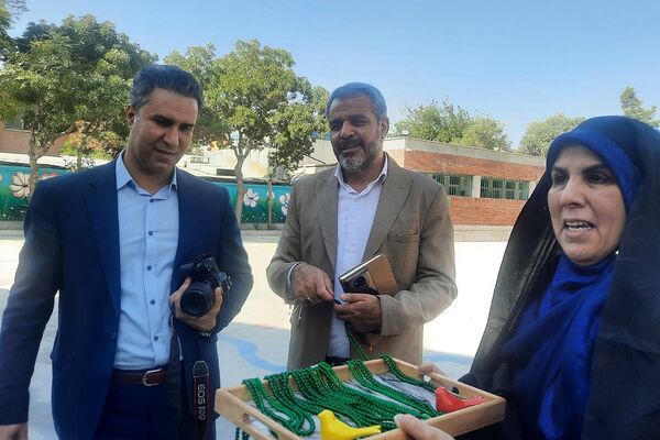 مراسم یادواره شهدا و گرامیداشت هفته دفاع مقدس در مدارس ناحیه 2 شهرری 