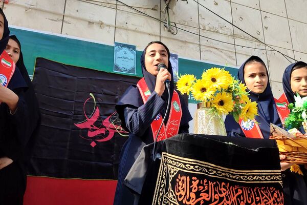 شور وشوق دانش‌آموزان در برنامه صبحگاهی مدرسه مریم بهارستان دو