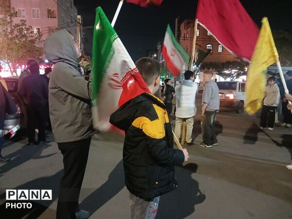 انزجار مردم آبرسانی فردیس از دشمن متخاصم در راهپیمایی‌های هرشب