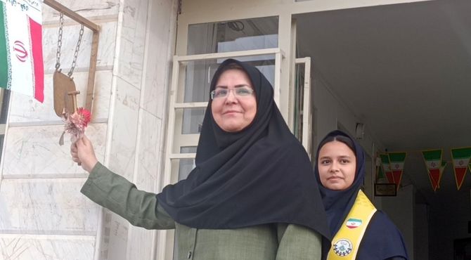 چهل و هفتمین زنگ انقلاب در دبیرستان مهر نیشابور 